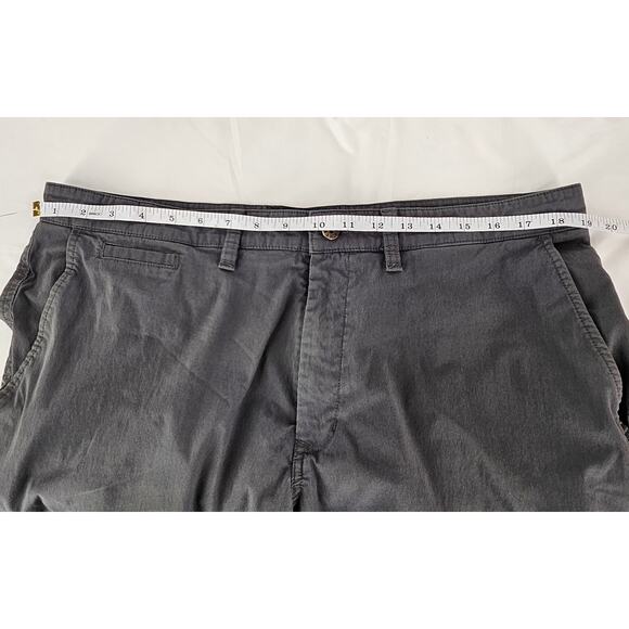 THE NORTH FACE MEN'S CHARCOAL ZIPPER LEG POCKET GRAY 8" SHORTS – SIZE 36 - Picture 12 of 13